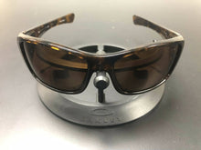 Load image into Gallery viewer, OAK - used Oakley Hijinx Brown tortoise with brown lens
