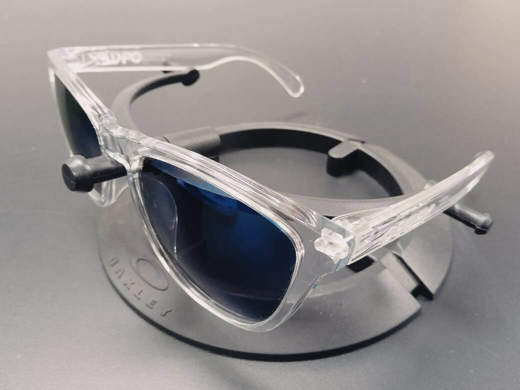 OAK - Used Oakley Frogskins polished clear with Blue polarized lens